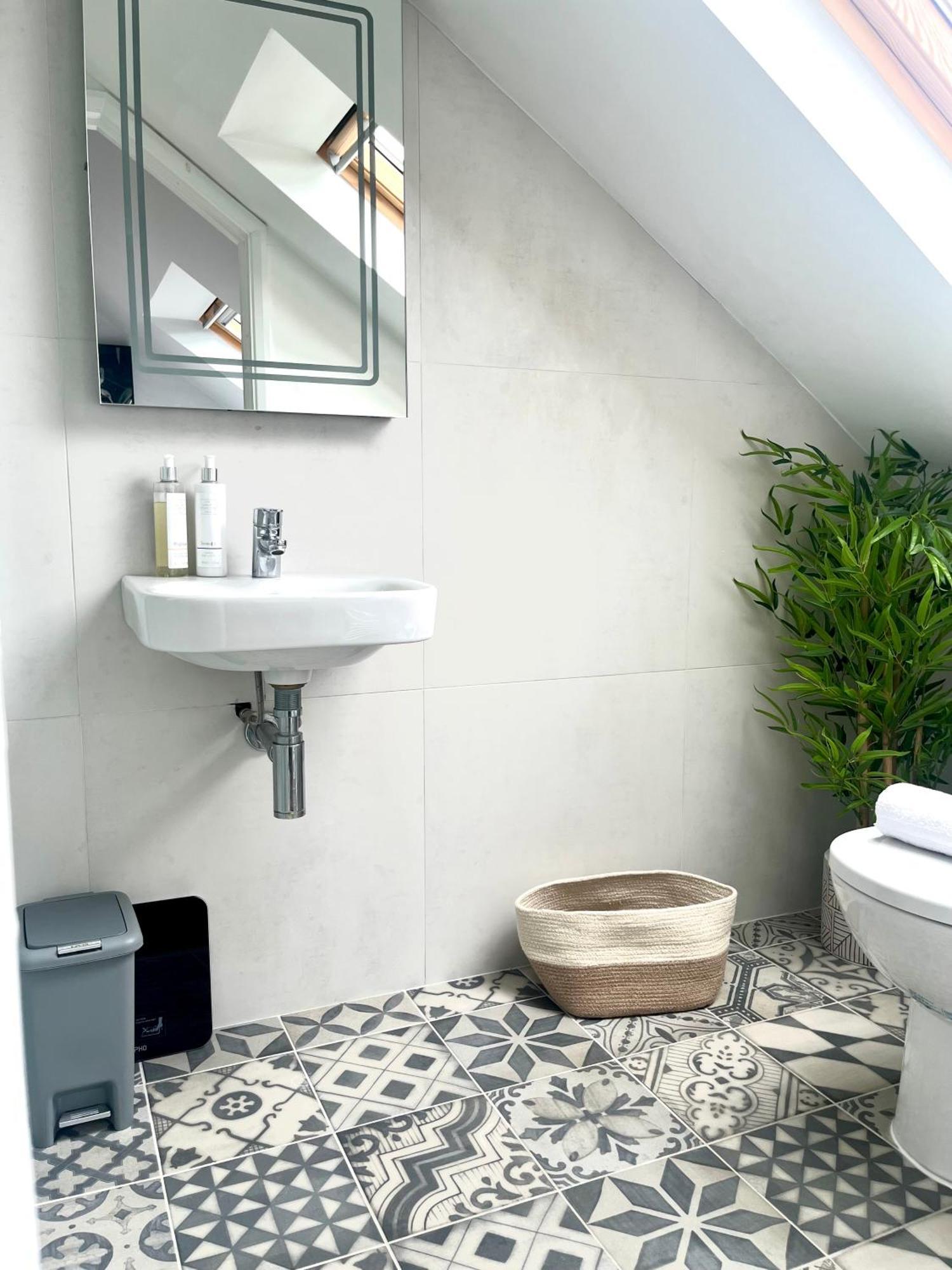 Spacious And Stylish Home Bath Ngoại thất bức ảnh